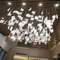 Lustres en acrylique sur mesure pour salon de villa moderne, décoration intérieure, lustre en métal et acrylique pour plafond haut