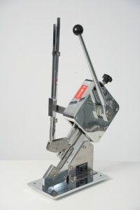 U70 Machine à clips manuelle d'emballage et de scellement pour sacs en papier ou en plastique ou sacs en filet et autres emballages - Product Image 2