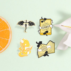 Set Pin Enamel Naga Bercita-cita Buku, Bros Naga Kuning Sedang Membaca untuk Dekorasi Pemakaian Sehari-hari - Product Image 3