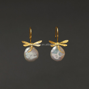 Pendientes Colgantes de Libélula Rosaeflora "Chance Encounter" en Plata de Ley 925 con Perlas Barrocas de Agua Dulce, Joyería Fina - Product Image 4