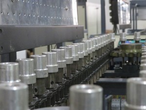 Công Nghệ Mới Nhất Từ Chối Thấp Thổi Khuôn Máy Cho Chai Nước Trái Cây PET - Product Image 3