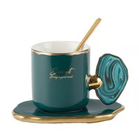 Nouvelle conception Tasse à café de luxe minimaliste 160 ml avec poignée, ensemble tasses à thé et soucoupes en céramique pour la rentrée scolaire et le bureau