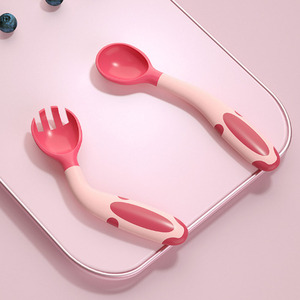 Juego de utensilios para niños pequeños de viaje, <span class=keywords><strong>cuchara</strong></span> y tenedor de destete de bebé de silicona flexible con estuche - Product Image 3