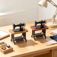 2 styles de mini-machines à coudre vintage en plastique, modèle imitation bois, pour décoration de maison de poupée et micro-scènes