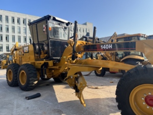 รถเกรดเดอร์มือสอง CAT 140H ราคาประหยัด รถตีนตะขาบ Caterpillar ระบบไฮดรอลิก ประสิทธิภาพสูง เครื่องจักรสำหรับงานปรับระดับดิน - Product Image 2