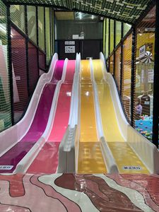 Grandes installations d'amusement modulaires avec des escaliers mécaniques en spirale et des toboggans en acier inoxydable et en plastique - Product Image 4