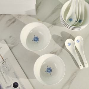 Ensemble de tasses à café, assiettes, bols et cuillères en porcelaine fine de style européen, luxe léger, rétro, motif étoile porte-bonheur, idéal pour un cadeau - Product Image 5