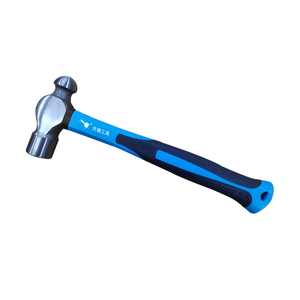 Martillo para Techos de Acero al Carbono con Cabeza Negra de 600g, Fabricado en China, para Trabajo Diario, Modelo TC8017 - Product Image 1