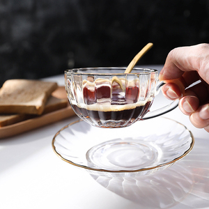 Ensemble de <span class=keywords><strong>tasse</strong></span> à thé et <span class=keywords><strong>soucoupe</strong></span> en verre à motif de fleurs d'ambre plaqué champagne vintage pour le <span class=keywords><strong>petit</strong></span>-<span class=keywords><strong>déjeuner</strong></span> - Product Image 5