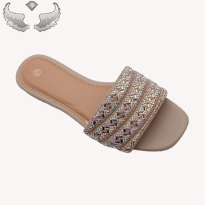 Sandales et pantoufles d'été respirantes pour femmes, légères, confortables et durables, haute qualité, faible MOQ pour essai - Product Image 3