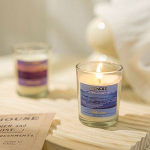 Bougie parfumée florale en cire de soja de 50g pour la maison, coffret cadeau de Noël avec une durée de combustion de 12 à 24 heures et fonction d'ambiance rafraîchissante - Product Image 4