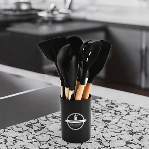 Ensemble d'ustensiles de cuisine en silicone 12 pièces avec manches en bois, outils de cuisson antiadhésifs, spatule, louche, cuillère, pinces, support pour la maison - Product Image 2