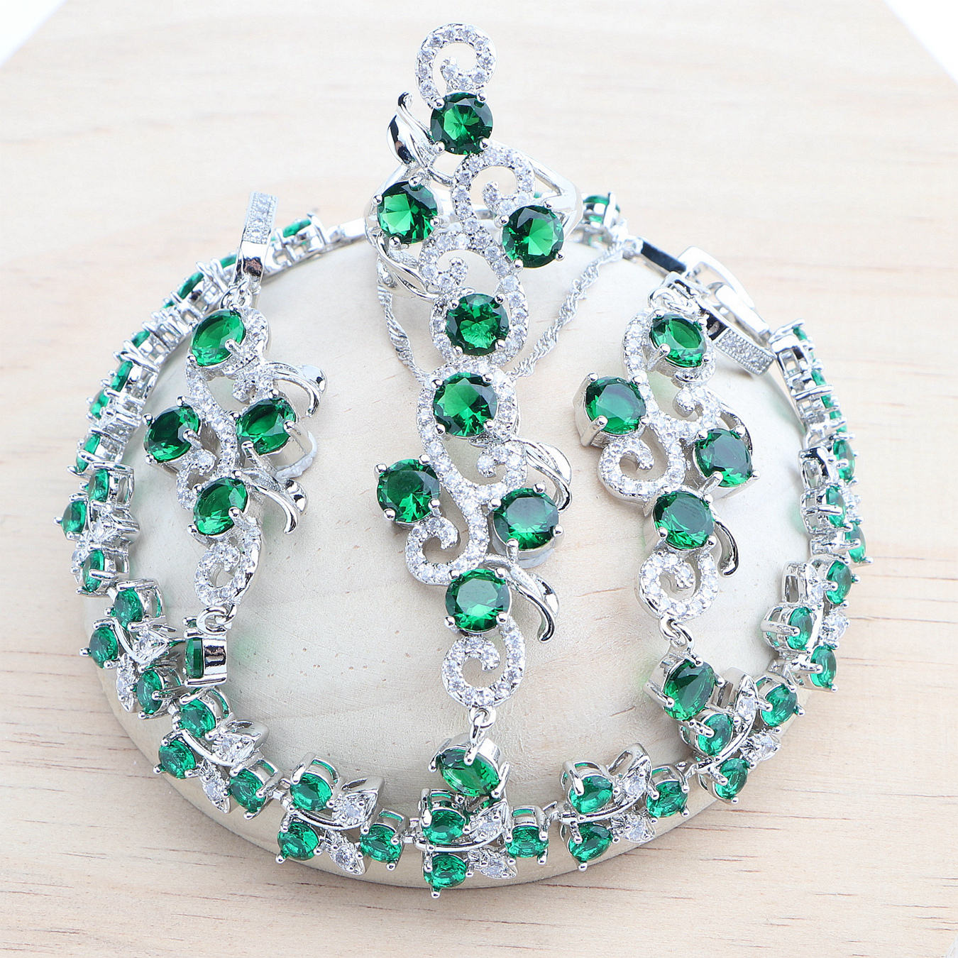 สีเขียว