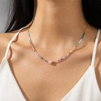 Collier pour femme de style bohème délicat, empilable, en perles de verre colorées et zircon, plaqué or PVD 18 carats de haute qualité, avec perles d'eau douce rose tonées