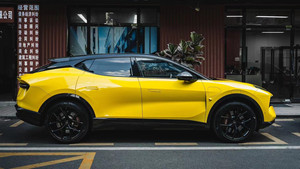 ชุดแต่งรอบคัน New Lotus ELETRE SUV 2022+ รุ่น R Style คาร์บอนไฟเบอร์  ประกอบด้วยลิ้นหน้า สเกิร์ตข้าง ดิฟฟิวเซอร์ สปอยเลอร์ ซุ้มล้อ แบบติดตั้งเอง - Product Image 3