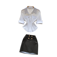 Ensemble deux pièces pour femmes, chemisier élégant à manches courtes et col tailleur, coupe ajustée, et mini-jupe taille haute pour l'été