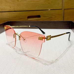 แว่นกันแดดโพลาไรซ์ไล่เฉดสีแบบยูนิเซ็กซ์ ปี 2025 กรอบไร้ขอบ วัสดุ PC ป้องกันรังสียูวี 400 ป้องกันแสงยูวี สีทอง ทันสมัย สไตล์ Y2K เทรนด์ฤดูร้อน แบรนด์ดูชิ หรูหรา - Product Image 6