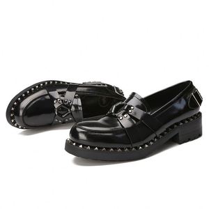 รองเท้าหนังผู้ชายแบบมีหมุดยึดสไตล์อังกฤษ รุ่นลำลอง ดีไซน์โดดเด่น คุณภาพสูง สำหรับฤดูใบไม้ร่วง - Product Image 2