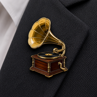 Broches en émail personnalisées en gros, badges vintage en forme de phonographe, broches métalliques personnalisées pour les amateurs de musique, cadeau du fabricant