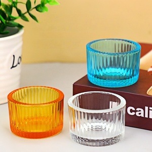 Élégants mini porte-bougies en verre transparent à rayures verticales colorées pour mariages et Saint-Valentin - Product Image 2