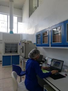 प्रयोगशाला फर्नीचर उच्च विद्यालय रसायन धोने टेबल भौतिकी जीव विज्ञान काम करने वाली दीवार लैब बेंच सिंक और सॉकेट के साथ - Product Image 3