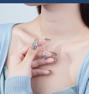 Collier pendentif en argent 925 pour femme avec strass en cristal bleu, design goutte d'eau, classique, à porter au quotidien, chaîne en boîte, bijoux - Product Image 5