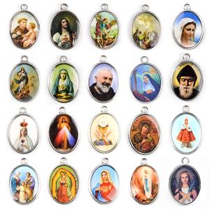 Benutzer definierte hochwertige plattierte Harz Aufkleber Medaille 29mm religiöse katholische Heilige Anhänger für religiöse Schmuck Charms - Product Image 6