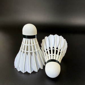 Volant <span class=keywords><strong>de</strong></span> <span class=keywords><strong>badminton</strong></span> <span class=keywords><strong>de</strong></span> compétition SNOWPEAK SP707 en plumes d'oie droites <span class=keywords><strong>de</strong></span> qualité supérieure pour clubs et centres, vente en gros, support OEM - Product Image 5