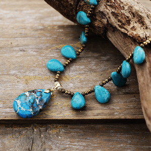 Collier en perles de rocaille avec pendentif goutte d'eau en turquoise naturelle, en alliage de cuivre, bijoux de fête, couleur Vénus, forme goutte d'eau - Product Image 3