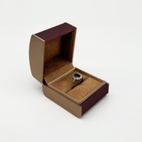 Boîte à bijoux personnalisable en cuir PU bordeaux plaque signalétique à angle droit doublure en velours matériel anneau étui colliers boucles d'oreilles cadeaux