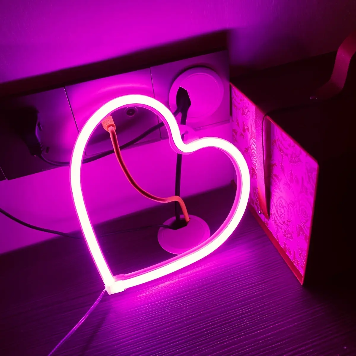 LOVE Heart led neon lights battery operated Wall Art Sign for Bedroom Home Valentine Wedding Party Decoration