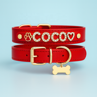 Charme de lettre ébloui personnalisé et couleur collier pour animaux de compagnie femelle accessoires pour animaux de compagnie en gros collier de chien en cuir de luxe en Pvc Bling avec strass