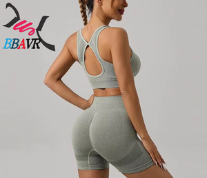 Conjunto Deportivo de Dos Piezas para Mujer, Top Corto sin Costuras y Pantalones Cortos para Yoga, Verano - Product Image 3