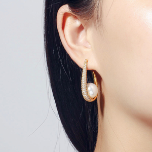 American Gold Plated Cubic Zirconia <strong>U</strong> <strong>Shape</strong> Hoop Bridal <strong>Earrings</strong> with Round Imitation Pearl Women <strong>Earrings</strong> Jewelry for Wedding - Product Image 4