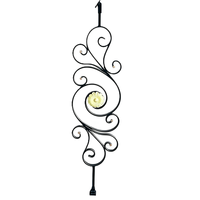 Balustre extérieur personnalisé en fer forgé, composant en fer forgé, balustre décoratif en acier à faible teneur en carbone massif pour clôture