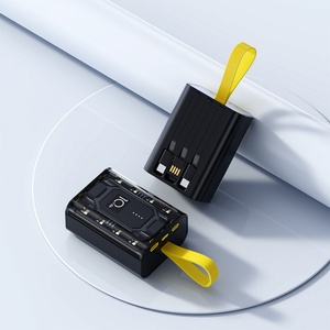 Petites batteries externes avec lumière, grande capacité 10000mAh 20000mAh, double USB, charge rapide, batteries externes pour la charge en extérieur - Product Image 6