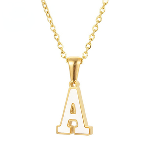 Collar de Acero Inoxidable con Colgante de Letra en Oro de 18K para Mujer, Venta al por Mayor - Product Image 1