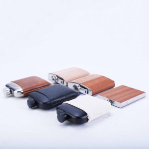 New Arrival <span class=keywords><strong>6oz</strong></span> kích thước tiêu chuẩn thép không gỉ Pocket <span class=keywords><strong>hip</strong></span> flasks rượu vang vuông <span class=keywords><strong>Flask</strong></span> với PU Leather Pouch - Product Image 1