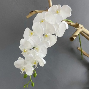 Orquídeas Blancas Artificiales Everbloom de Alta Calidad, Phalaenopsis Artificiales al por Mayor, Diseño de Mariposa con Tacto Real, Hechas a Mano con Película Suave - Product Image 2