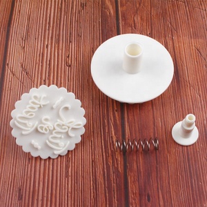 4Pcs 3D Round Pressing Biscuit Stamp Mold dolcetto o scherzetto Party Dessert Baking Cake Decorating Tool Happy <span class=keywords><strong>Halloween</strong></span> Cookie Cutter - Product Image 6