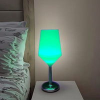 Lampe de table intelligente moderne LED pour hôtel, boîtier en plastique blanc, télécommande tactile, vente en gros bon marché, lumière décorative pour la maison