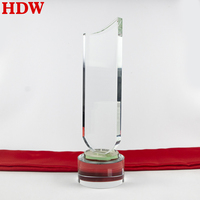 Vente en gros de trophées en cristal clair K9 avec logo personnalisé, impression UV et laser, verre, artisanat, décoration, souvenirs, cadeaux sur le thème de l'amour