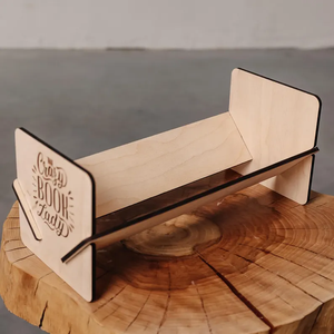 Estante para Libros de Madera Minimalista con Diseño Grabado con Láser para Organizar el Escritorio, Soporte para Libros Moderno, Estante Decorativo, Accesorio de Lectura - Product Image 4