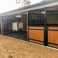 Clôture stable facile à installer Intérieur de stalle à chevaux Panneau de clôture en bambou à porte battante pour box de stalle avant stable pour chevaux