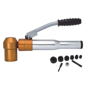 Machine à perforer hydraulique Pinson TPA-8A, outil multifonctionnel pour le travail des métaux - Product Image 1