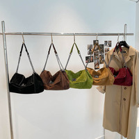 Sac fourre-tout simple à porter à la main pour femme, nouvelle collection automne 2025, sac à bandoulière polyvalent avec chaîne et texture raffinée