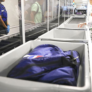 Venta de fábrica, sistema de transporte industrial, bandeja de rayos X gris, bandeja de equipaje de plástico de seguridad para aeropuertos - Product Image 6