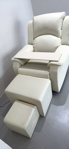 Conjunto de Silla Reclinable Cómoda para Salón con Taburete, Escritorio Plegable y Reposapiés para Estación de Pedicura sin Plomería - Product Image 3