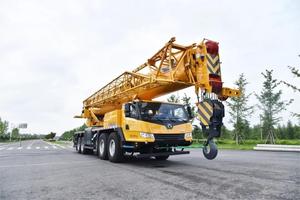 Grue de camion QY80K5D avec bras principal de 50.5m et flèche longue pour une portée améliorée - Product Image 5