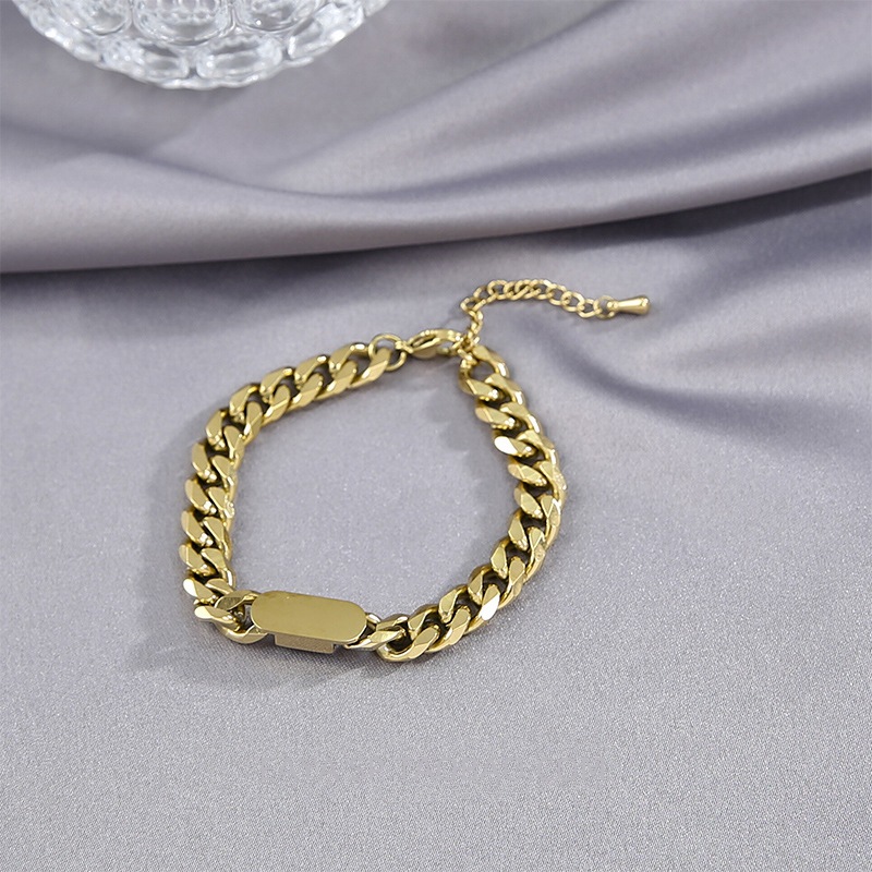 Gold-bracelet